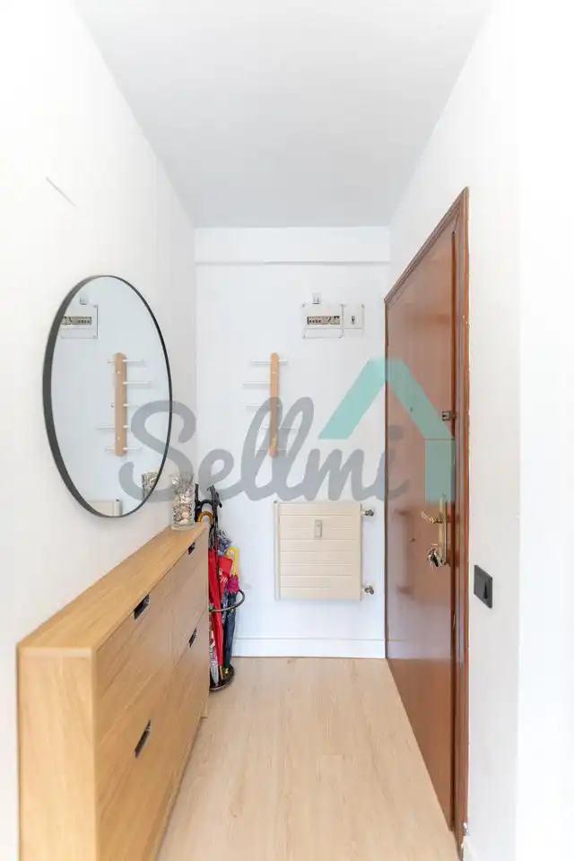Flat for rent in Calle Gregorio Marañon, Vallobín