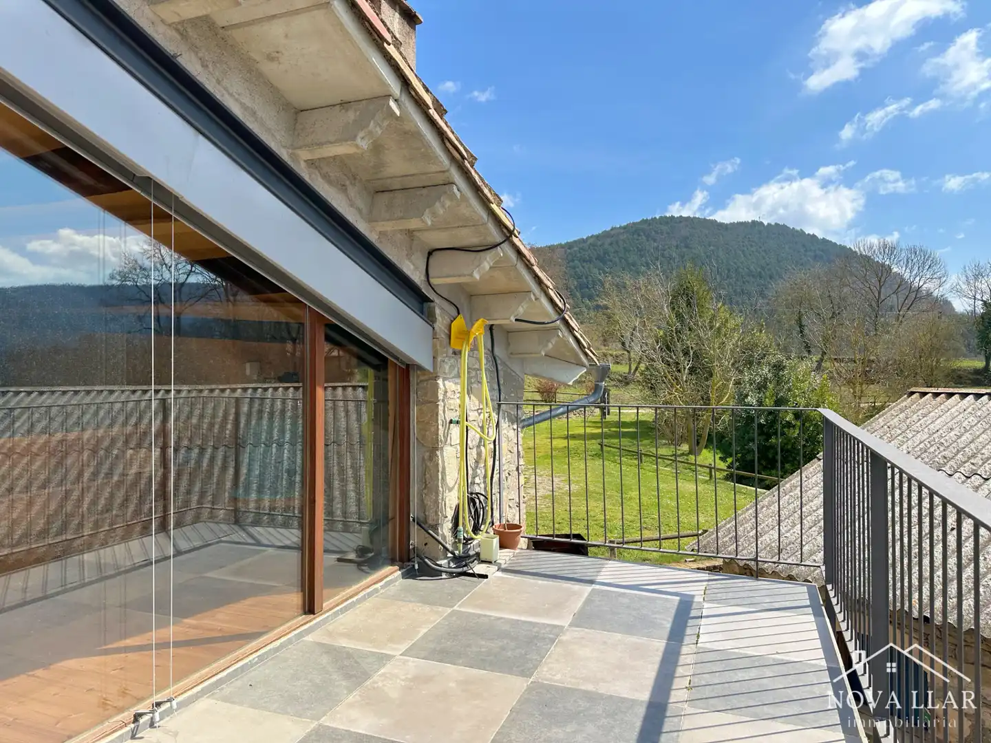 Terraza de Finca rústica en venta en Les Llosses con Calefacción, Jardín privado y Parquet