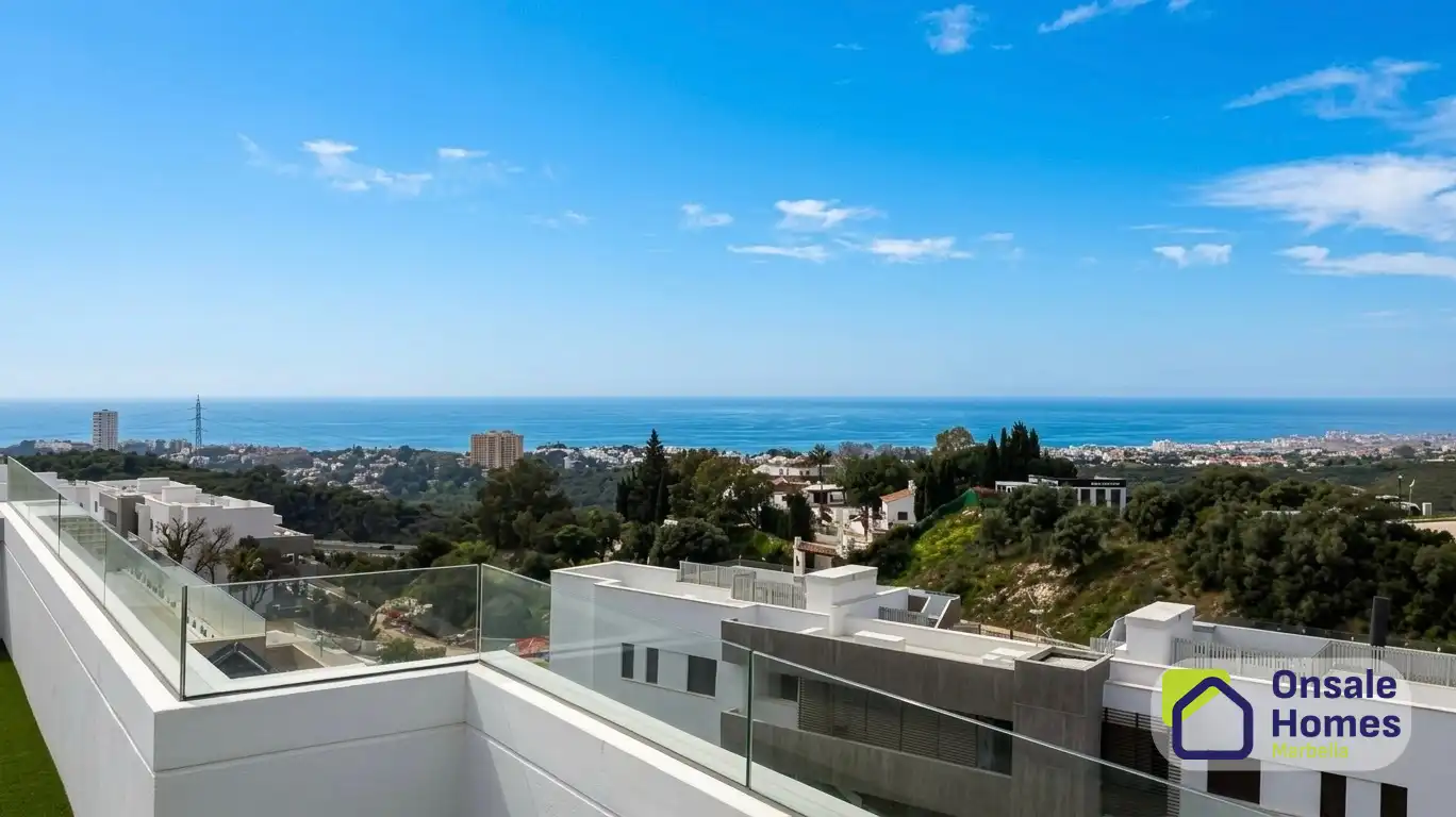 Piso con terraza en venta en Urbanizacion los Altos de los Monteros, imagen 2