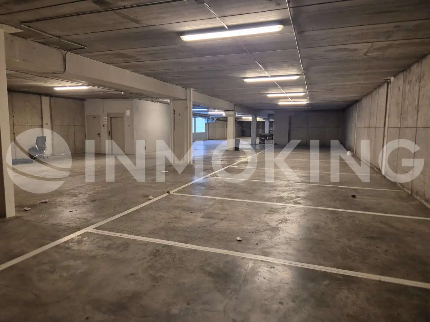Parkplatz von Gebäude zur Miete in Paterna mit Alarm