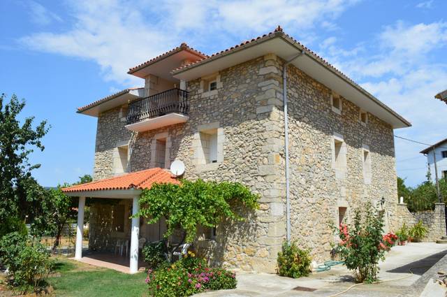 Casa-chalet en Venta en Junta de Traslaloma