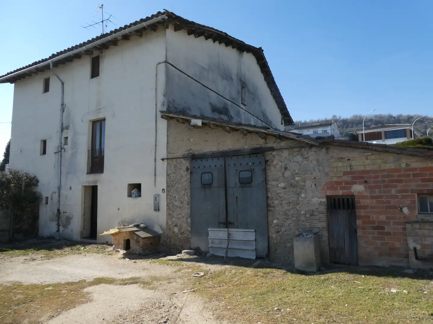 Außenansicht von Country house zum Verkauf in Les Masies de Voltregà mit Terrasse und Balkon