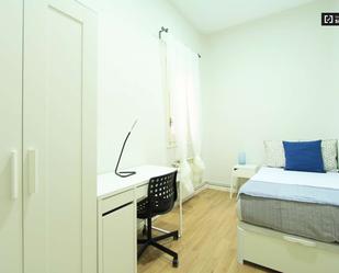 Bedroom of Flat to share in  Madrid Capital  with Air Conditioner and Terrace