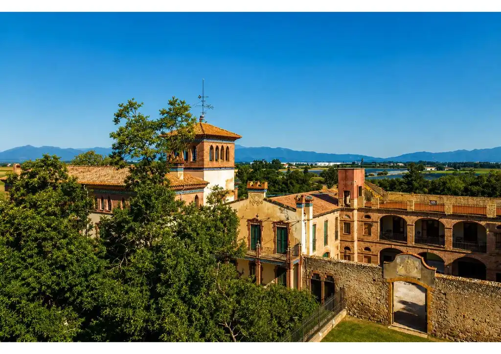 Vista exterior de Finca rústica en venta en Castelló d'Empúries con Terraza y Balcón