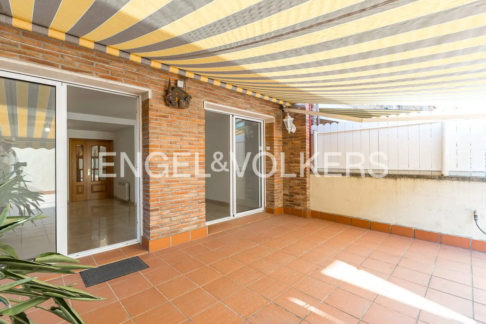 Maison mitoyenne avec piscine à vendre à Nou Eixample Nord, imagen 3