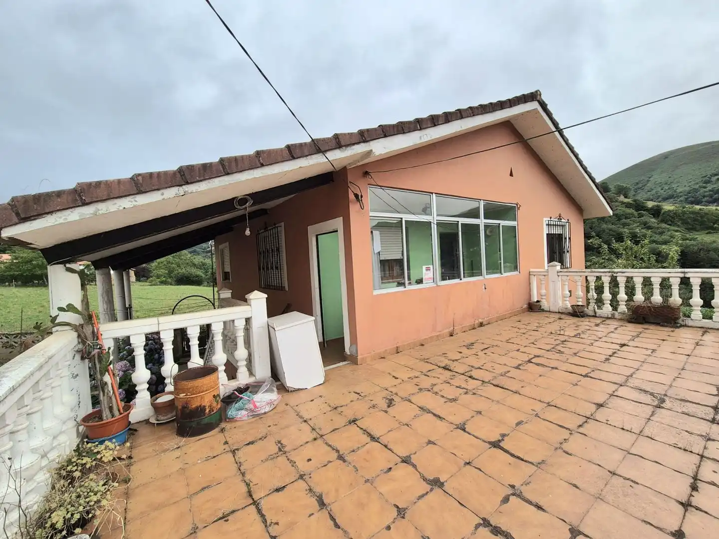 Casa con terraza en venta en Belmonte de Miranda, imagen 3
