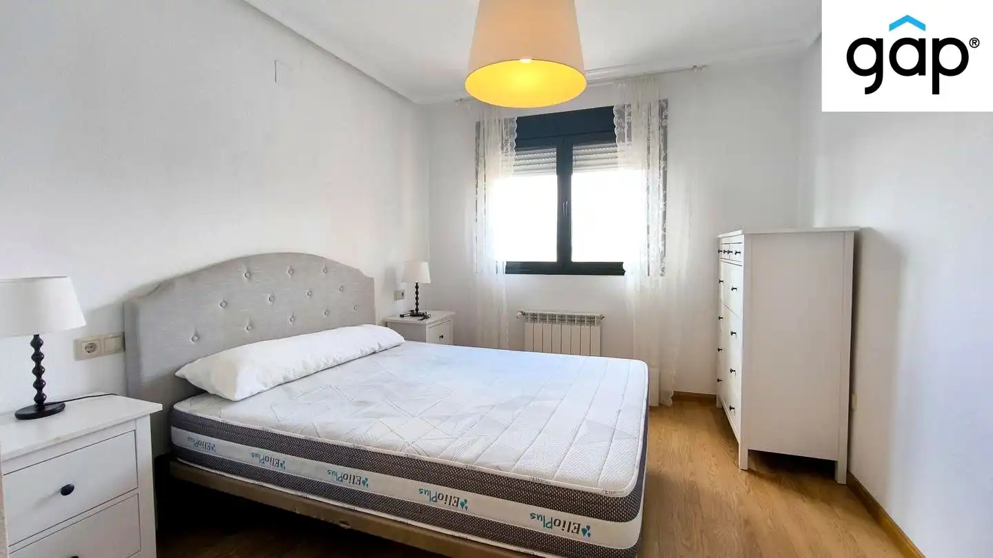 Habitación de Piso en venta en Cuenca con Calefacción, Trastero y Amueblado