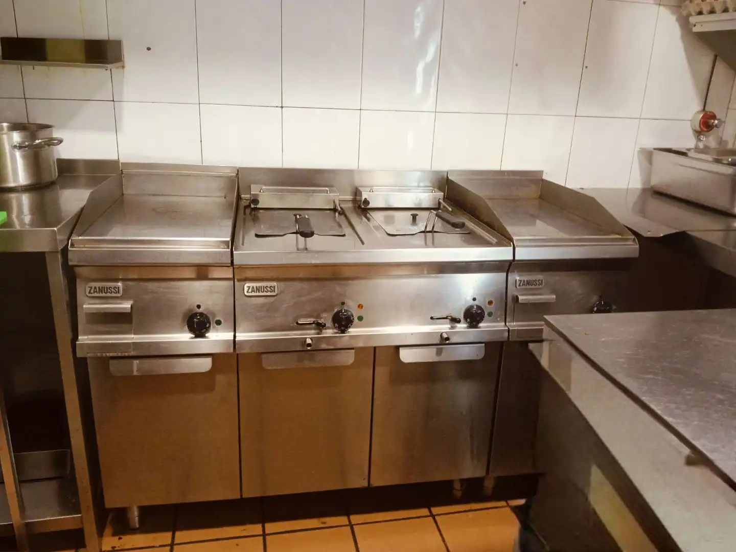 Cuina de Local de lloguer en Zaragoza amb Aire condicionat