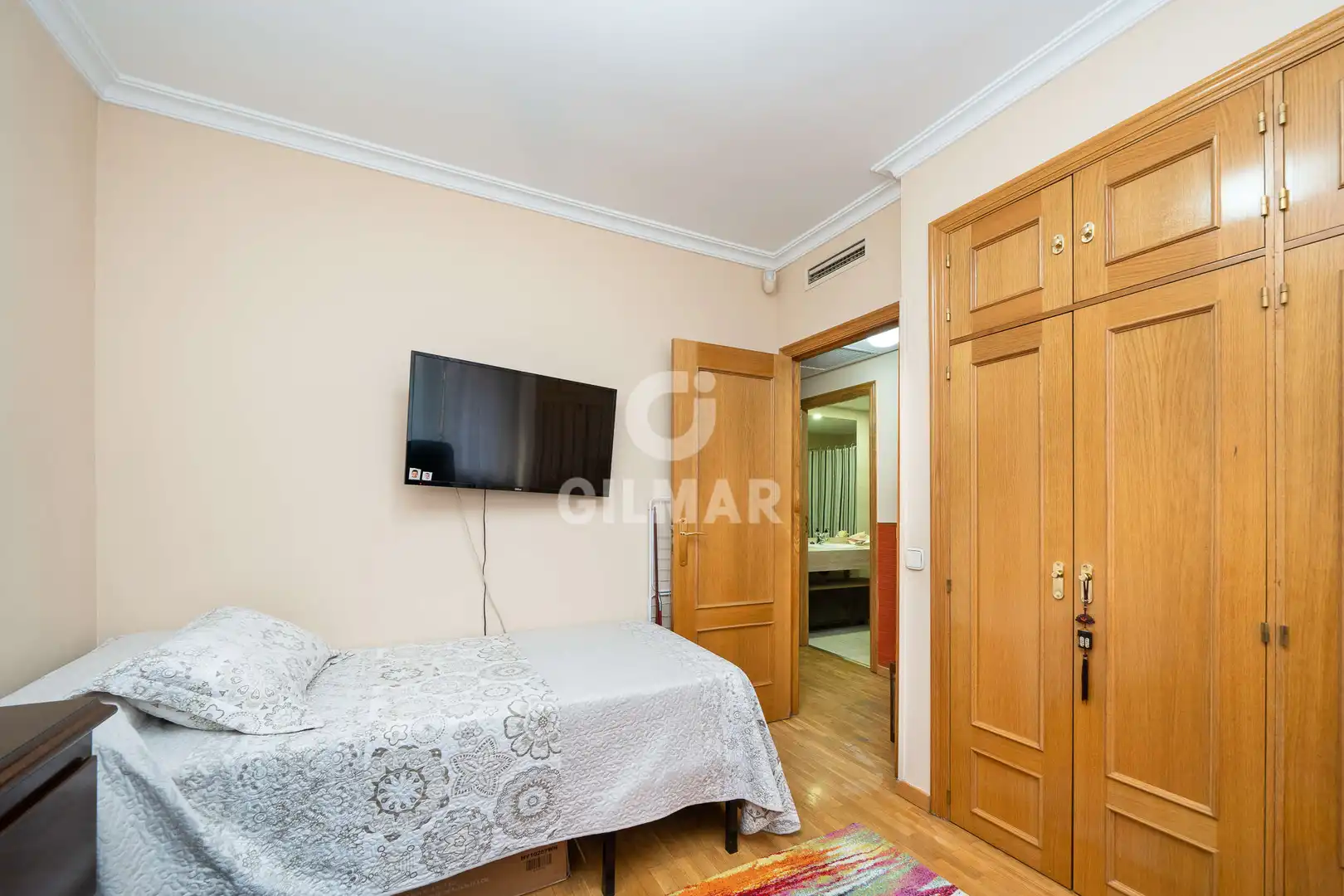 Habitación de Planta baja en venta en Madrid con Calefacción, Jardín privado y Piscina