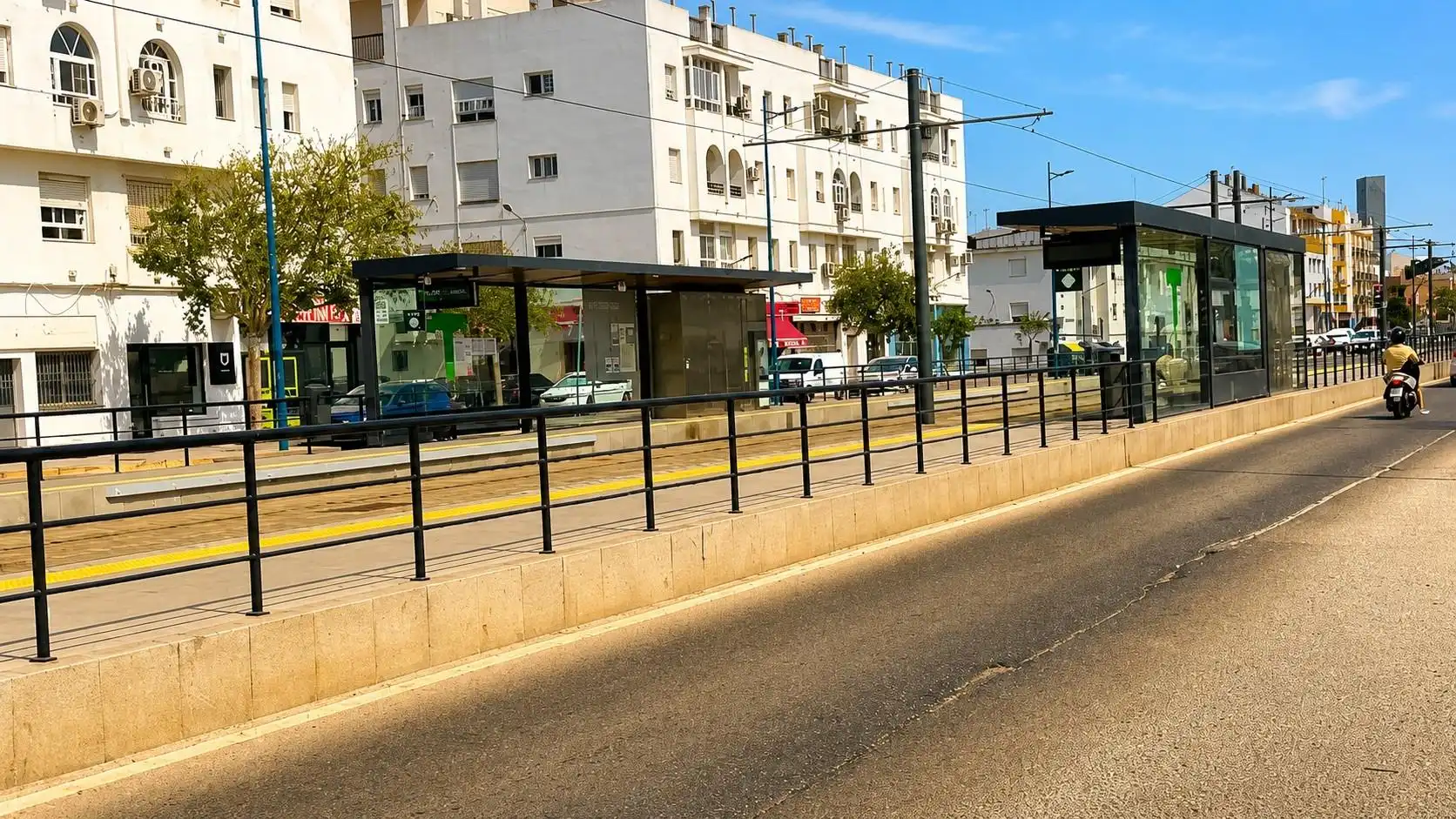 Vista exterior de Casa adosada en venta en Chiclana de la Frontera con Jardín privado, Terraza y Trastero
