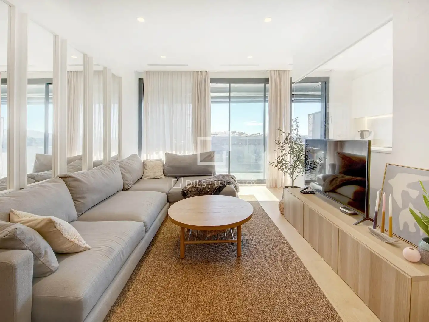 Sala de estar de Piso en venta en Sant Just Desvern con Aire acondicionado, Terraza y Piscina