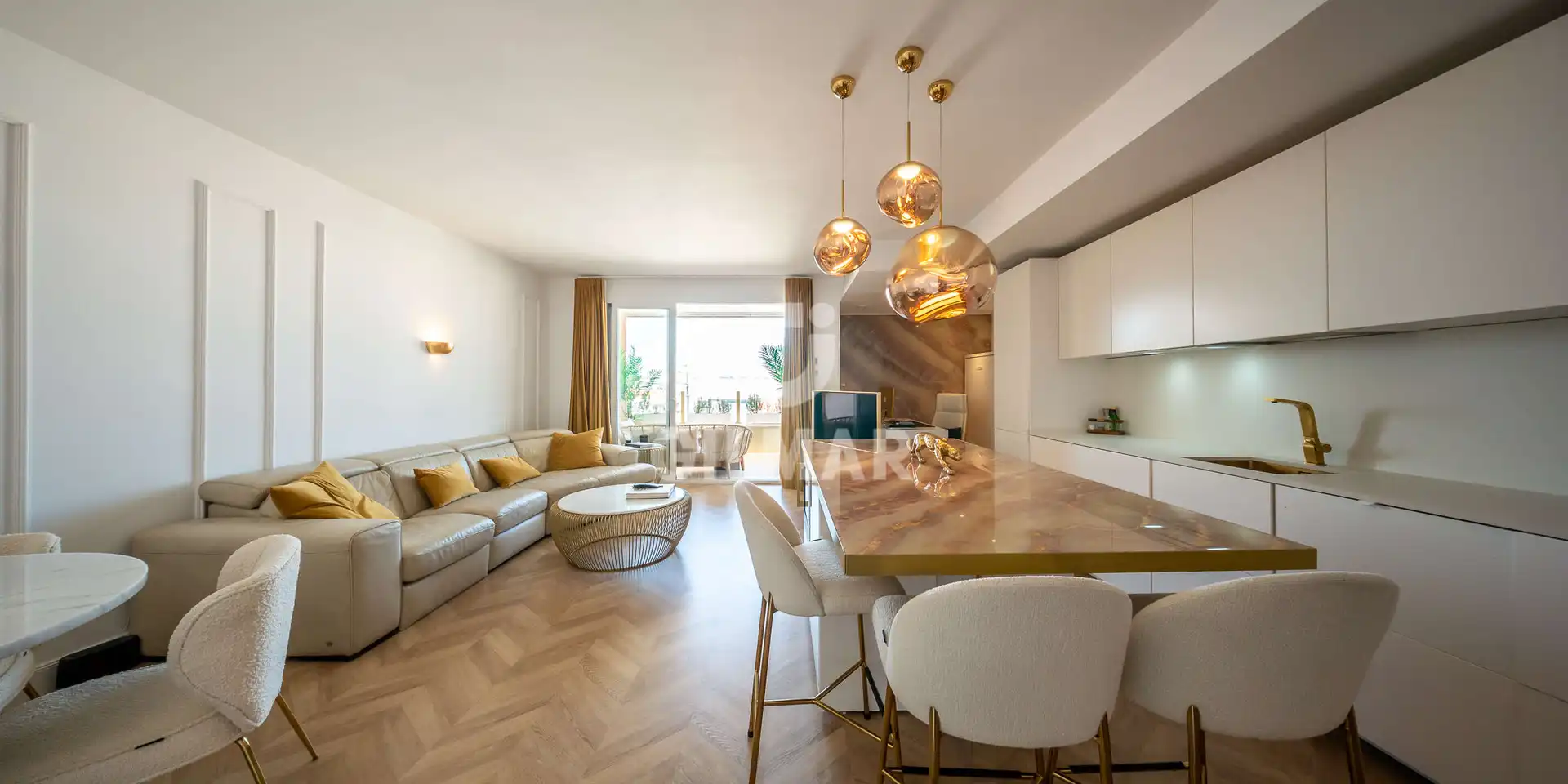 Wohnzimmer von Dachboden zum Verkauf in Madrid mit Heizung, Abstellraum und Balkon