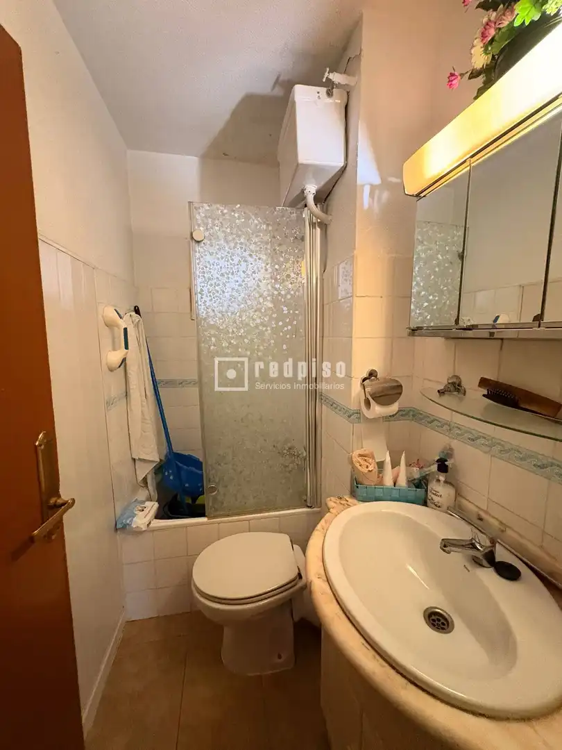 Bathroom of Flat for sale in Madrid  with Air Conditioner, Heating and Terrace