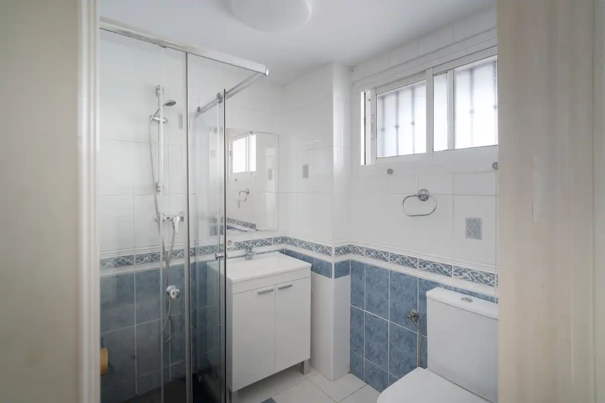 Bany de Apartament en venda en Torremolinos amb Aire condicionat i Piscina comunitària