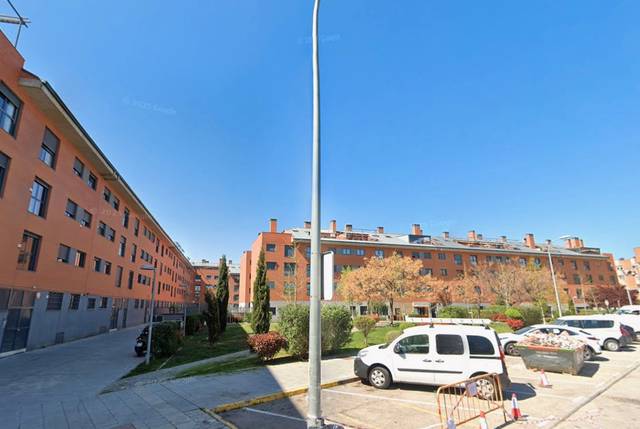 Piso en Venta en Calle de Javier de Miguel, 23 en Palomeras Bajas