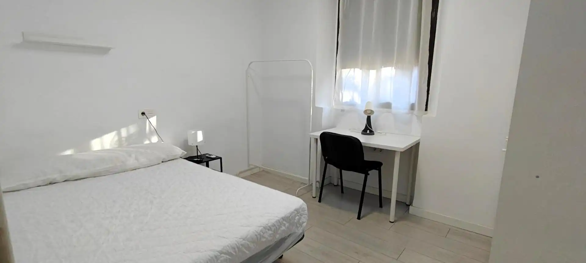 Schlafzimmer von Wohnung zur untervermieten in Beiro