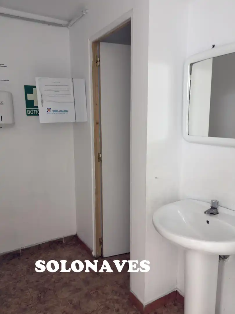Baño de Nave industrial en venta en Zaragoza