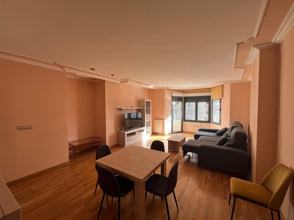 Living room of Flat for rent in  Albacete Capital  with Air Conditioner, Heating and Parquet flooring