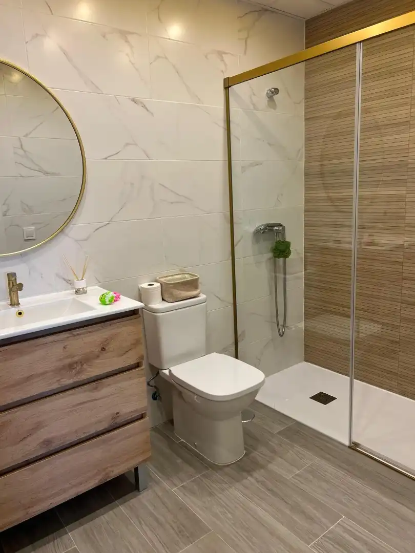 Bathroom of Flat for sale in La Rinconada  with Terrace, Swimming Pool and Balcony