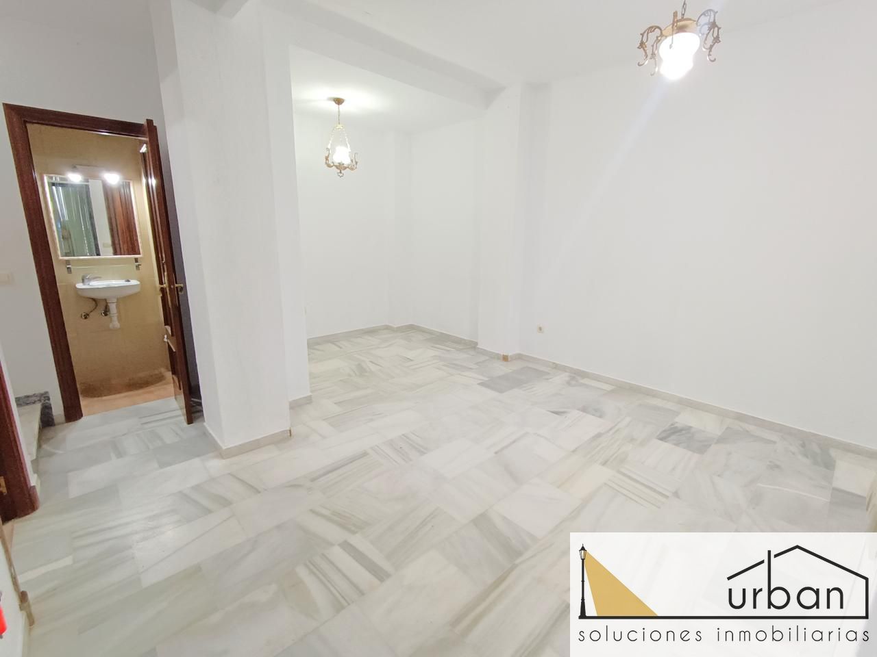 Casa adosada en venta en Chipiona