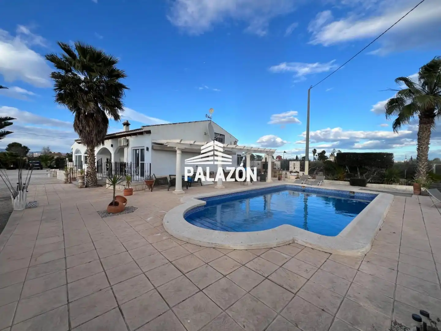 Villa avec piscine à vendre à Dolores