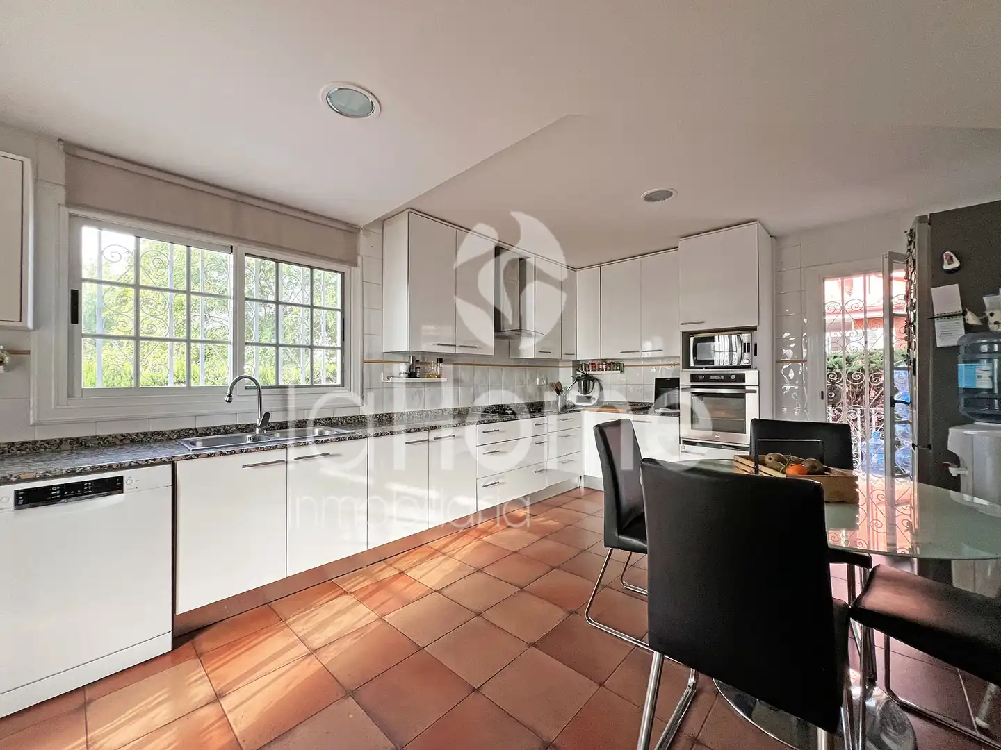 Cocina de Casa o chalet en venta en Paterna con Aire acondicionado, Calefacción y Jardín privado