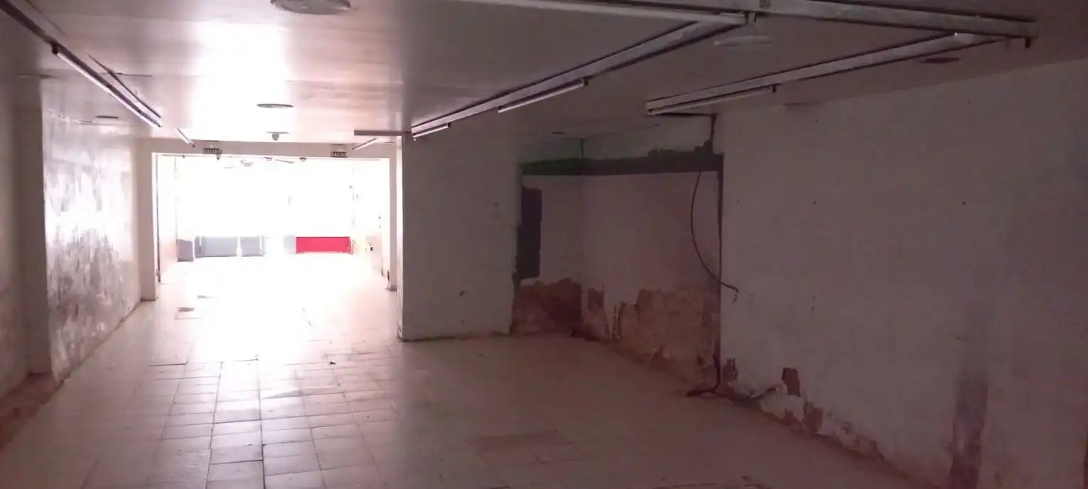 Geschaftsraum zur Miete in  Pamplona / Iruña