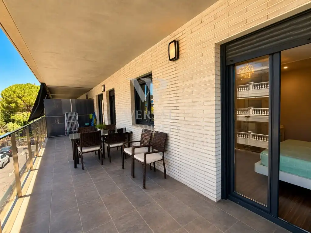 Terrasse von Wohnungen zum Verkauf in Salou mit Klimaanlage, Privatgarten und Möbliert