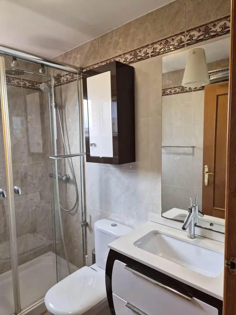 Baño de Piso de alquiler en Molina de Segura con Terraza y Trastero