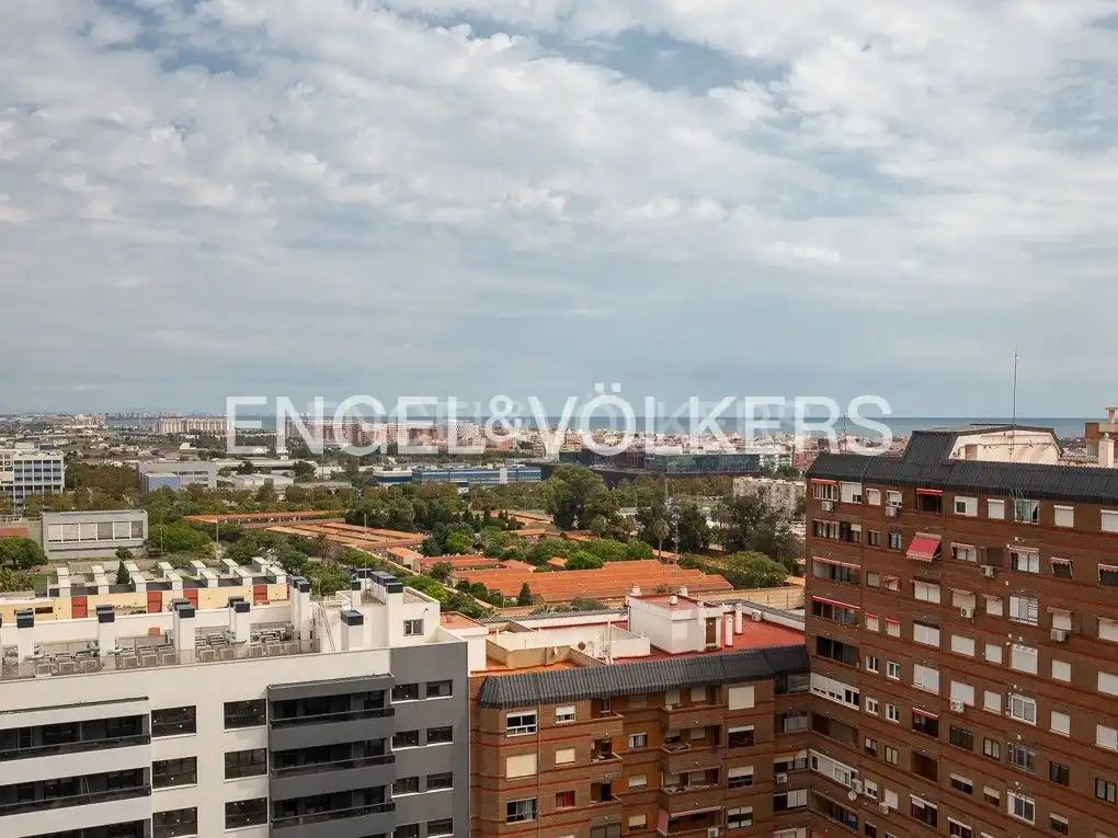 Außenansicht von Wohnung zur Miete in Valencia mit Klimaanlage, Heizung und Parkett