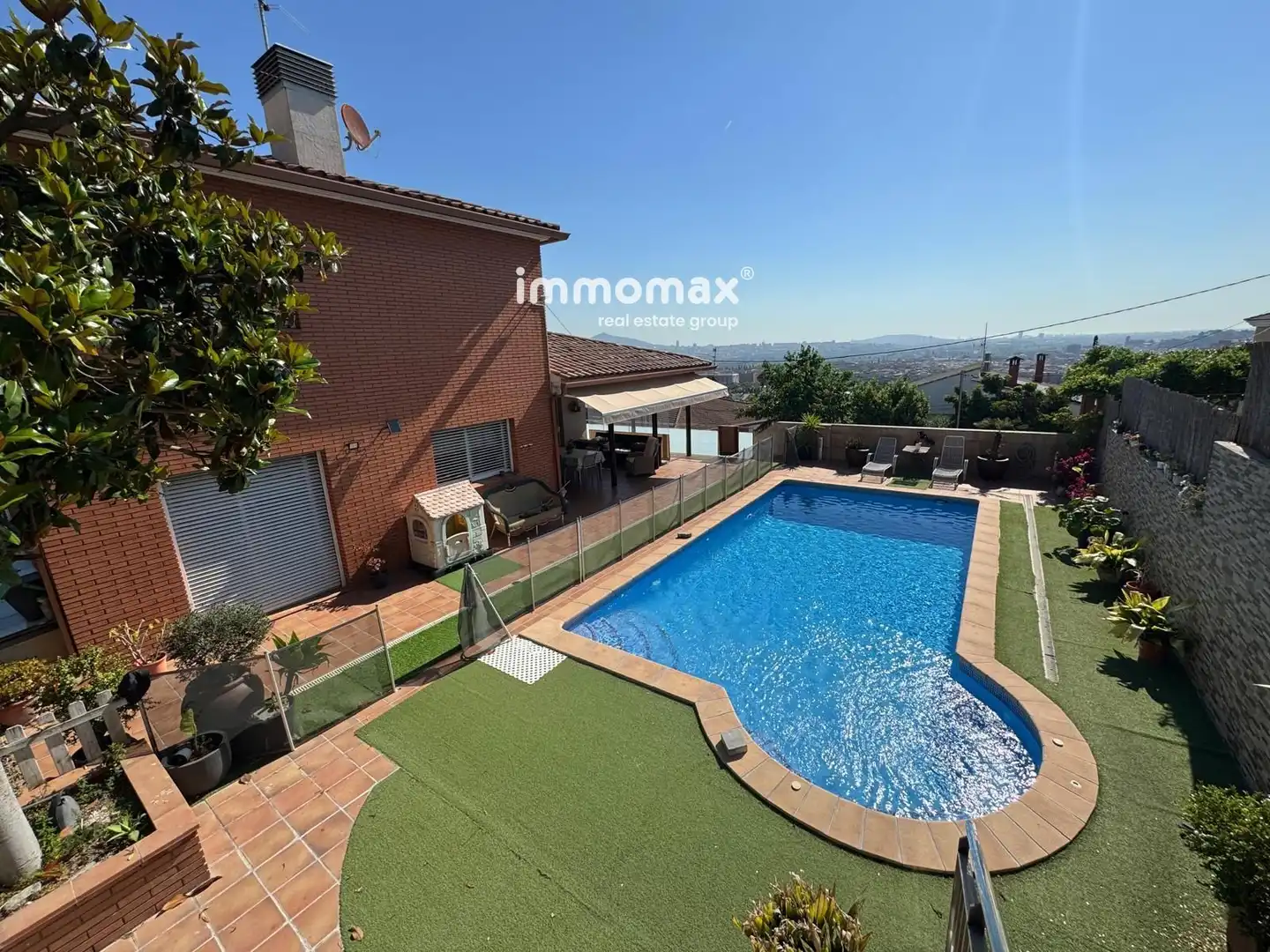 Piscina de Casa o chalet en venta en Sant Boi de Llobregat con Aire acondicionado, Calefacción y Terraza
