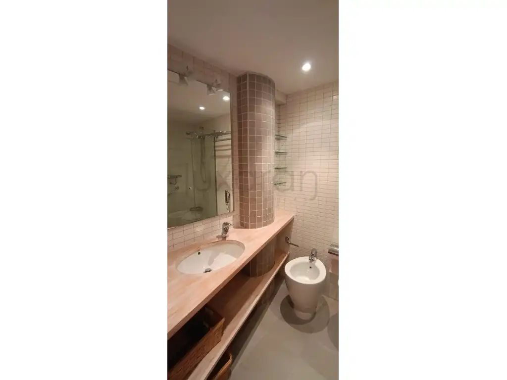 Badezimmer von Wohnungen zur Miete in Naut Aran