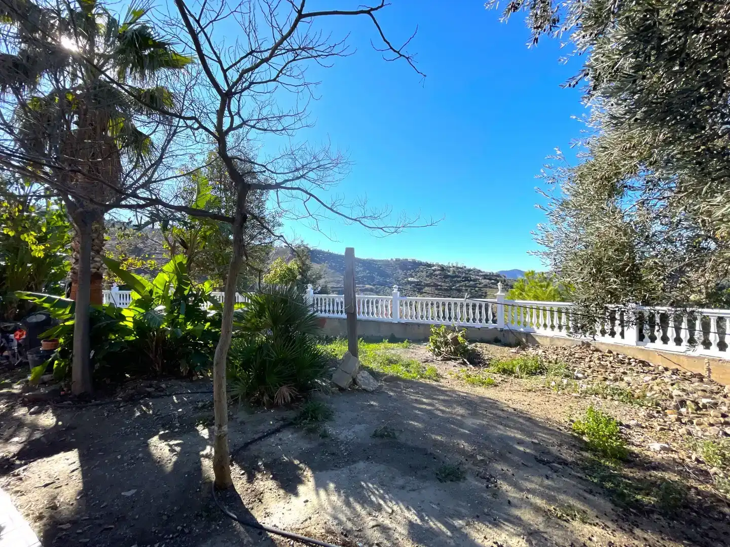 Vista exterior de Casa o xalet en venda en Cómpeta amb Aire condicionat, Jardí privat i Balcó