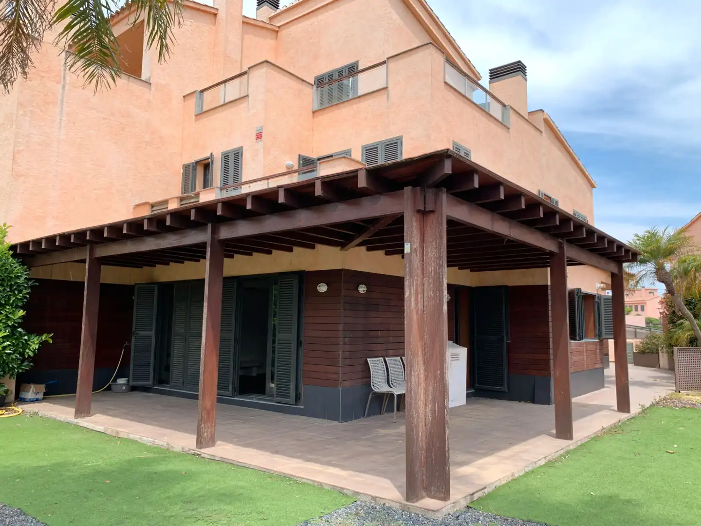 Vista exterior de Casa adosada en venta en Reus con Aire acondicionado, Calefacción y Jardín privado
