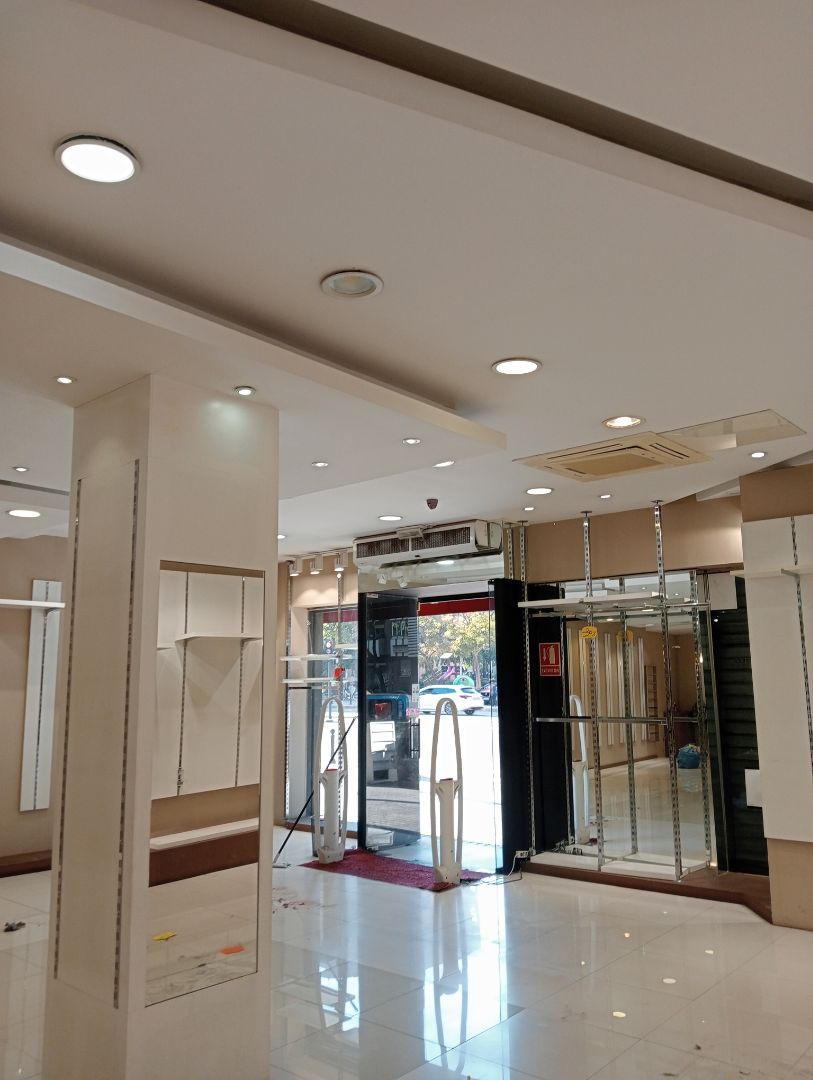 Local de lloguer en  Valencia Capital amb Aire condicionat