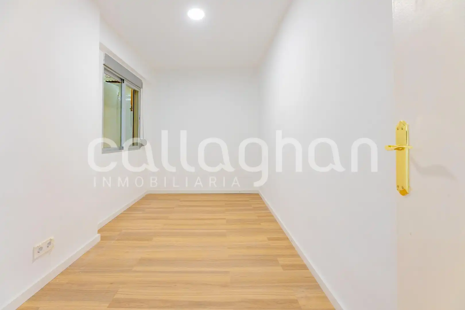 Piso en venta en Valencia con Balcón