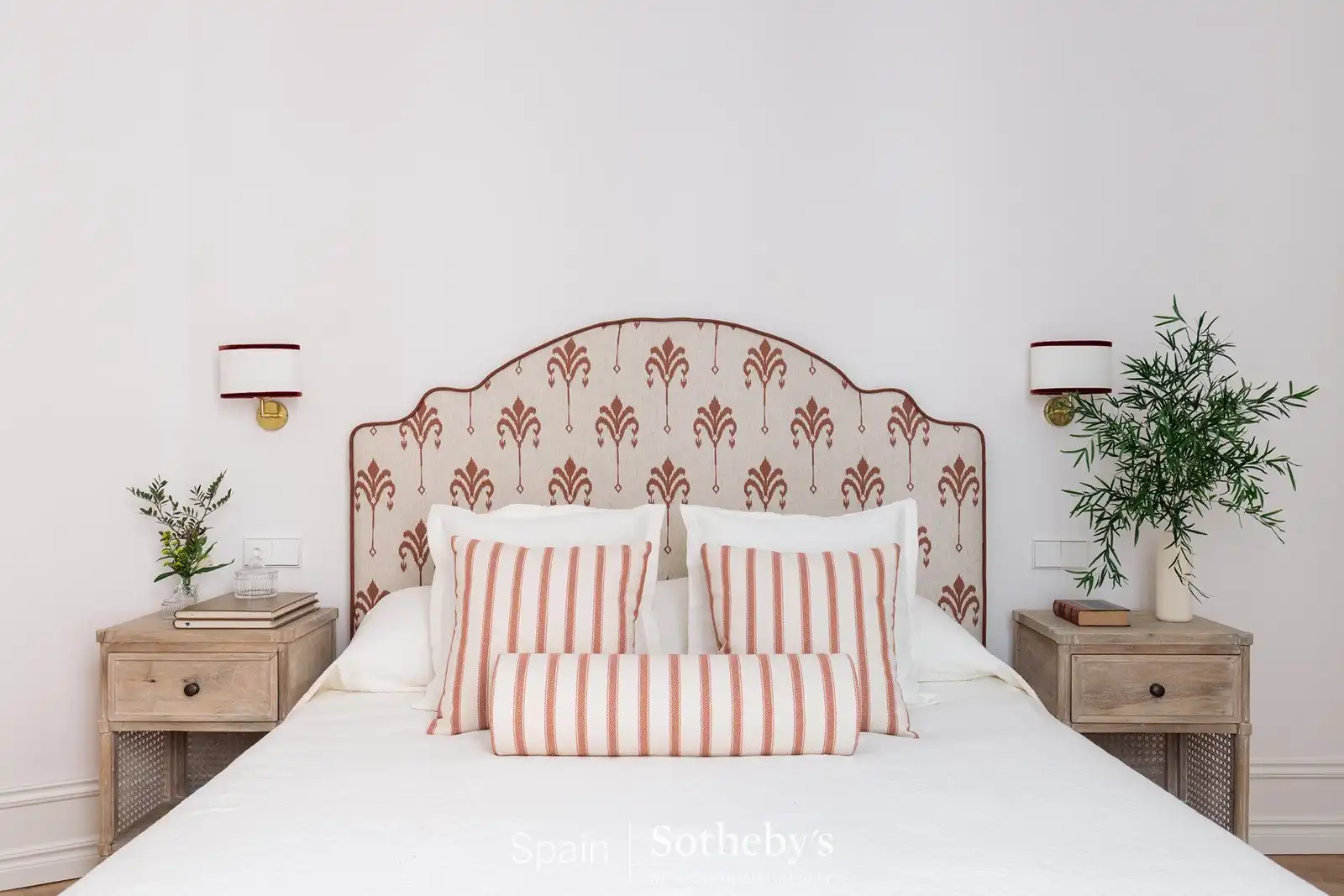 Bedroom of Apartments for sale in Madrid  with Air Conditioner, Heating and Terrace