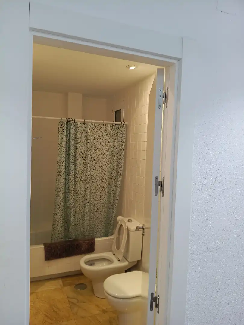 Bathroom of Flat for rent in Murcia  with Air Conditioner, Heating and Parquet flooring