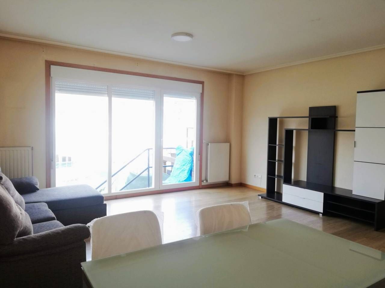 Living room of Single-family semi-detached for sale in Burgos Capital  with Heating, Private garden and Parquet flooring