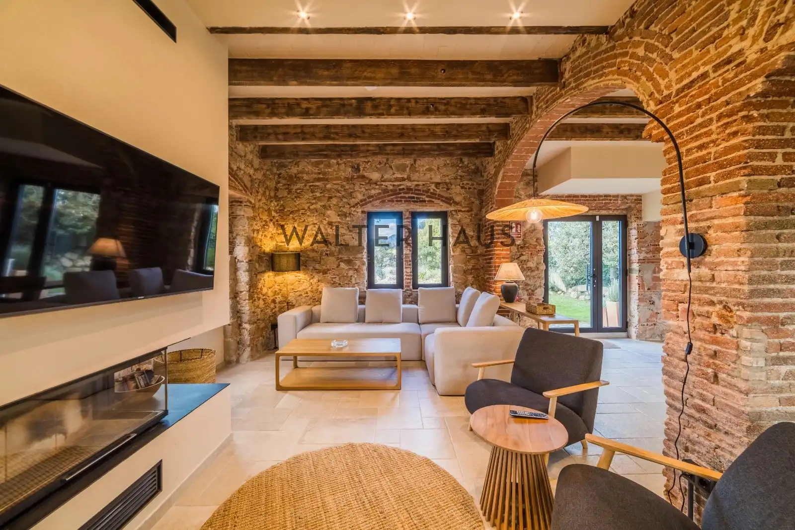 Sala de estar de Finca rústica en venta en Santa Cristina d'Aro con Calefacción, Jardín privado y Parquet