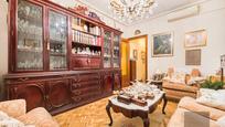 Sala d'estar de Pis en venda en  Madrid Capital amb Aire condicionat, Calefacció i Parquet