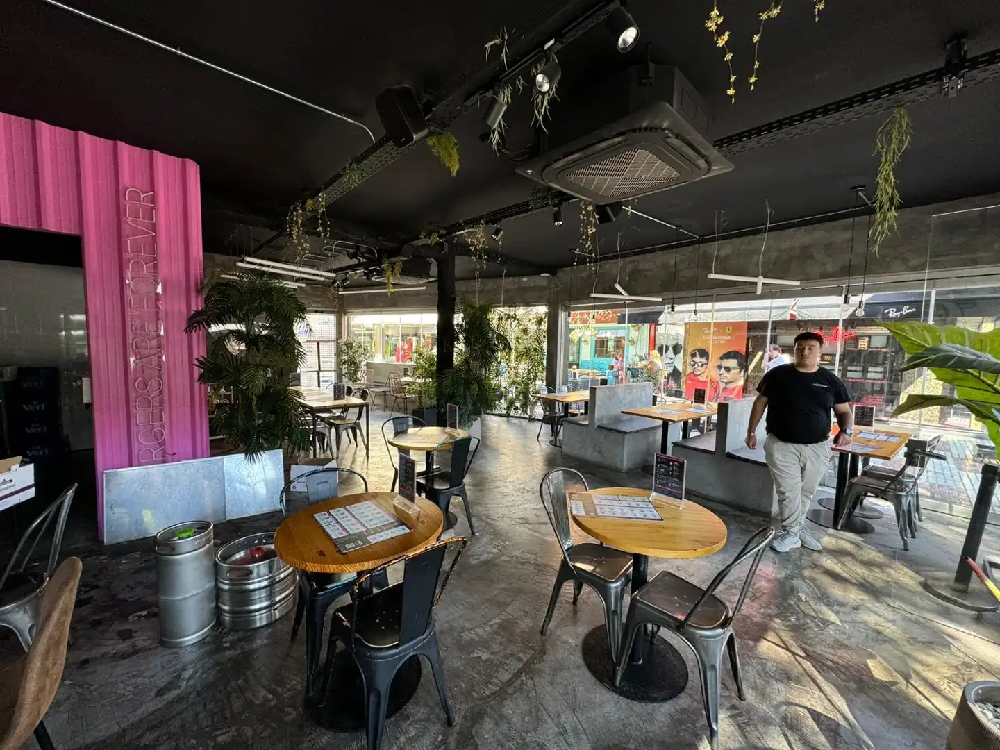 Local comercial en alquiler en avenida sagaro 46, imagen 4