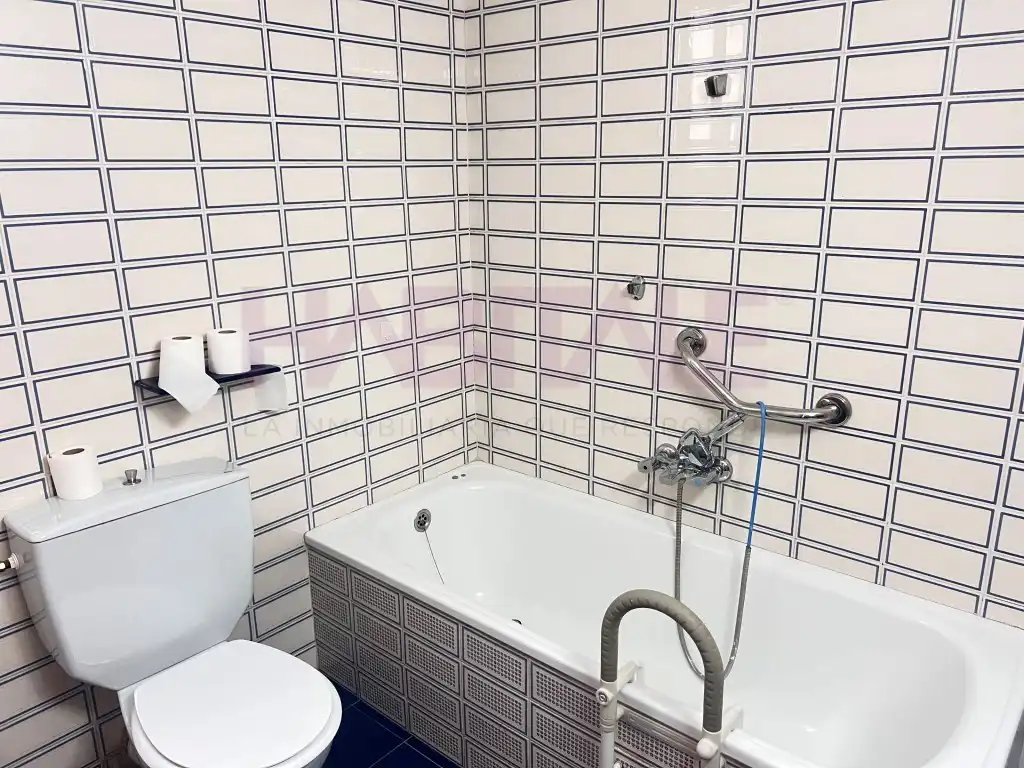 Baño de Piso en venta en Benetússer