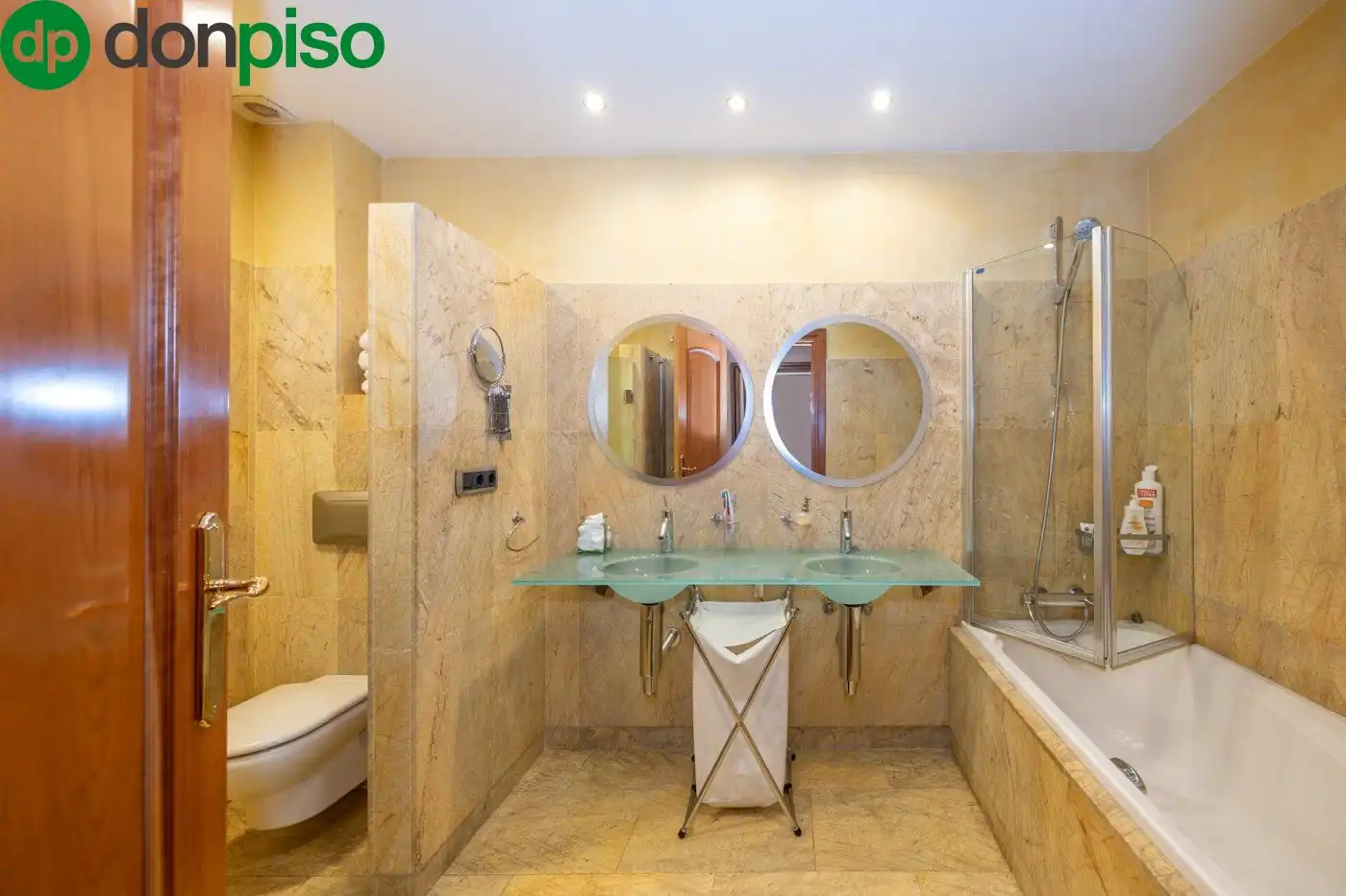 Bathroom of Houses for sale in Granada  with Air Conditioner, Heating and Terrace