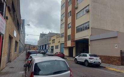 Vista exterior de Local en venda en L'Hospitalet de Llobregat amb Alarma