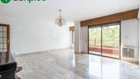 Living room of Flat for sale in  Granada Capital  with Terrace and Balcony