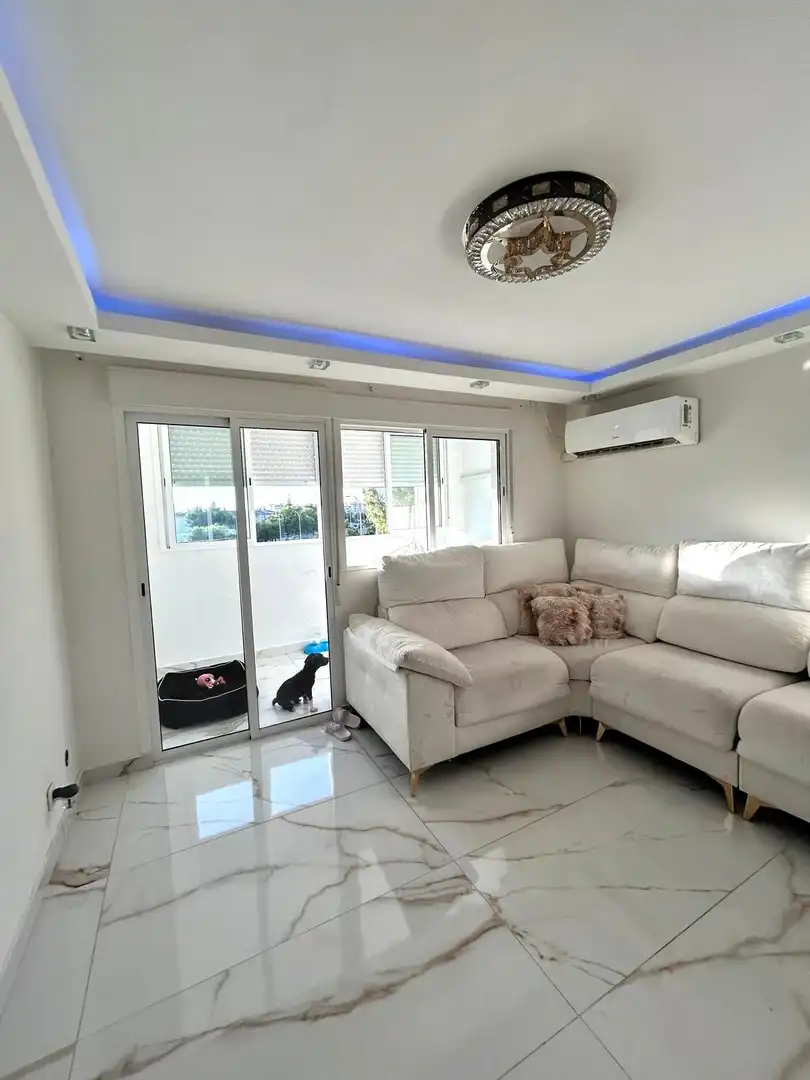 Living room of Flat for sale in Sevilla  with Air Conditioner and Terrace
