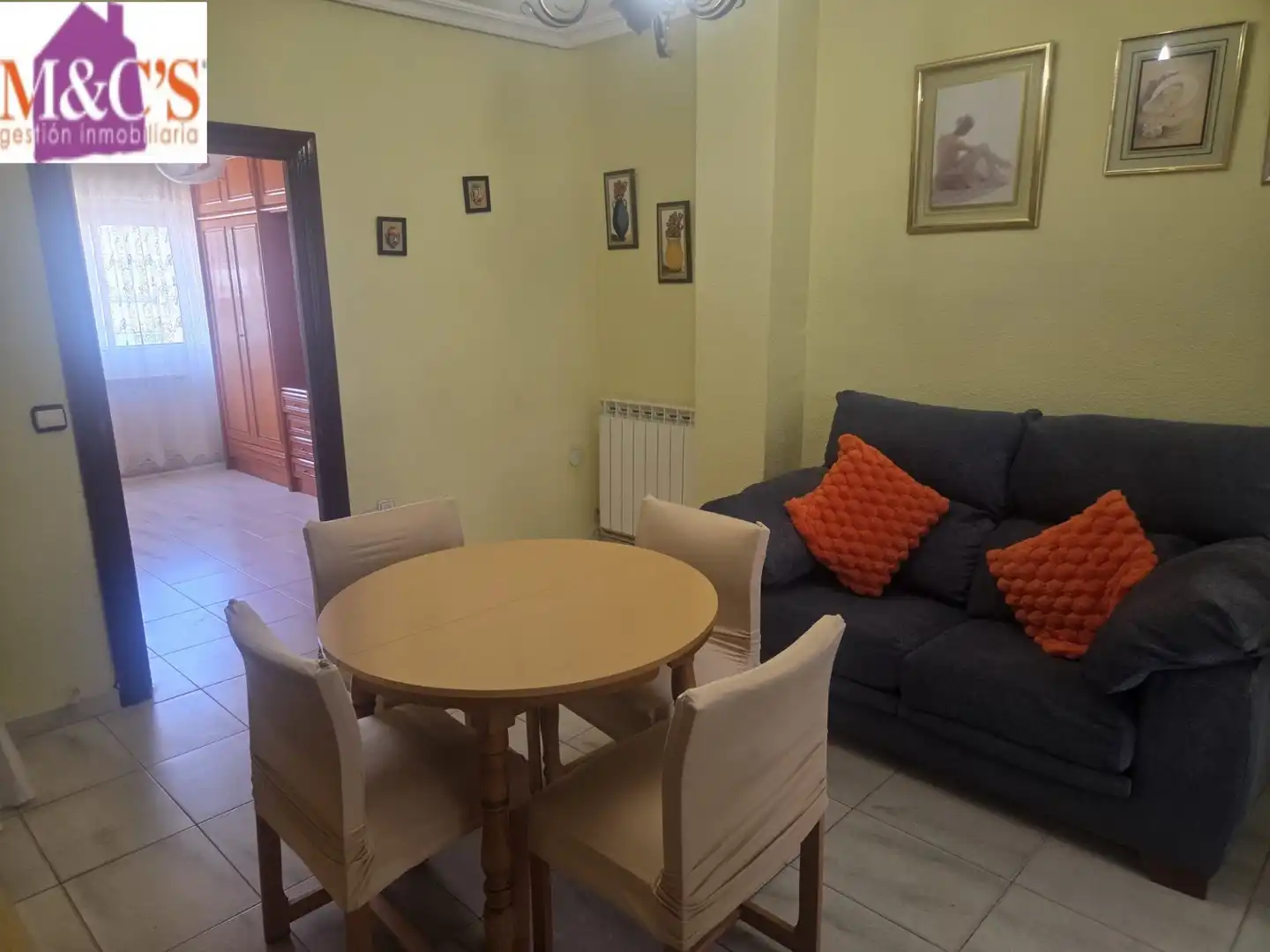 Living room of Flat for sale in PAU 2-600