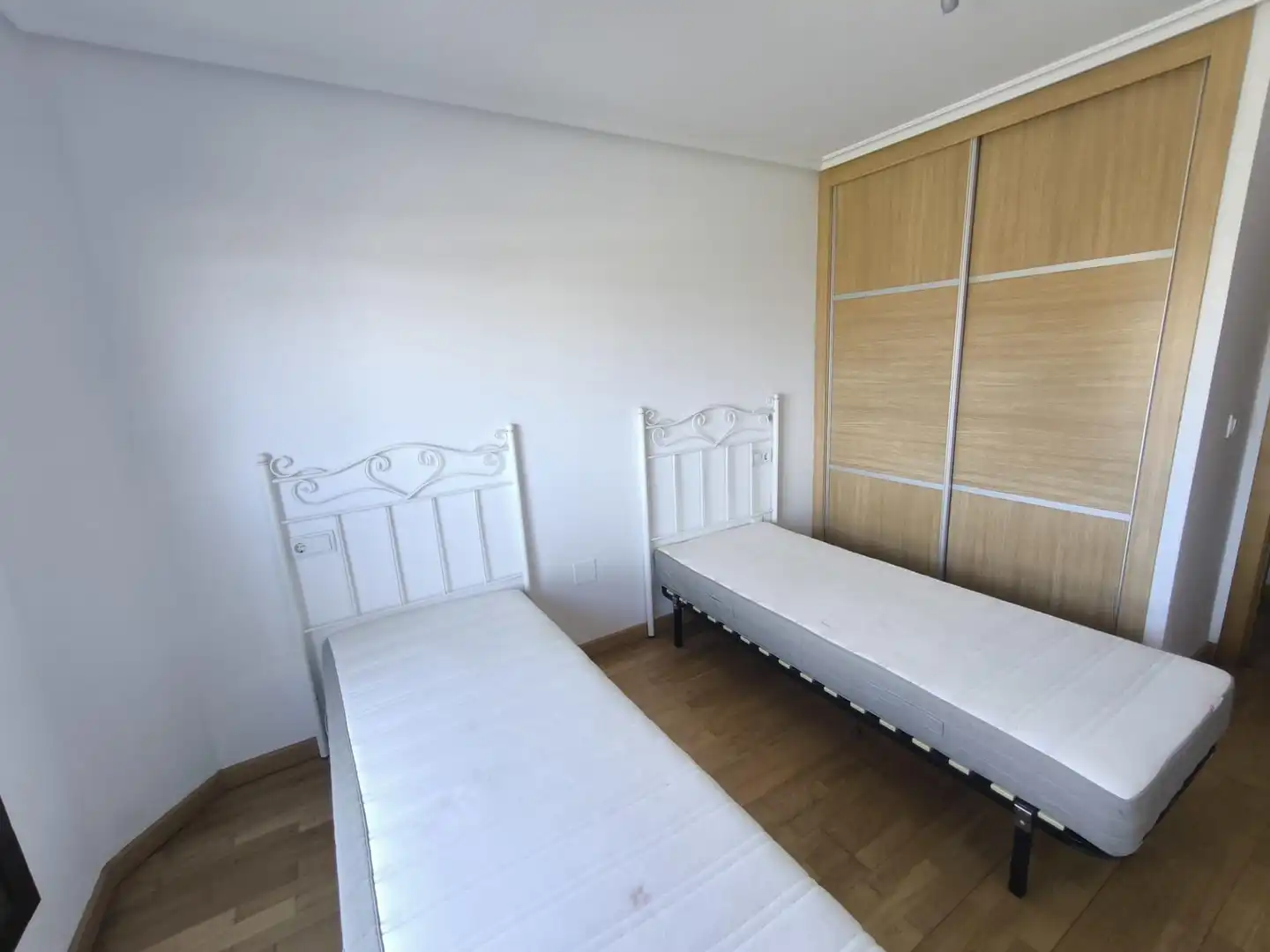 Bedroom of Flat for sale in Llanes  with Heating, Private garden and Parquet flooring