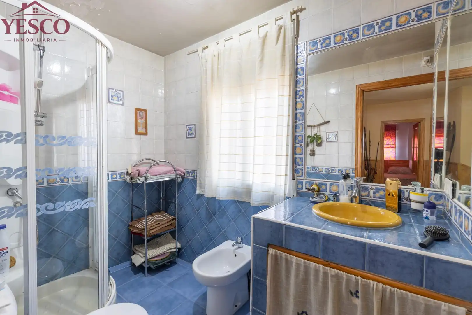 Baño de Casa adosada en venta en Güevéjar con Calefacción, Terraza y Balcón